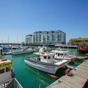 Orion Marina Sea View - Parking - By Lets , Brighton United Kingdom